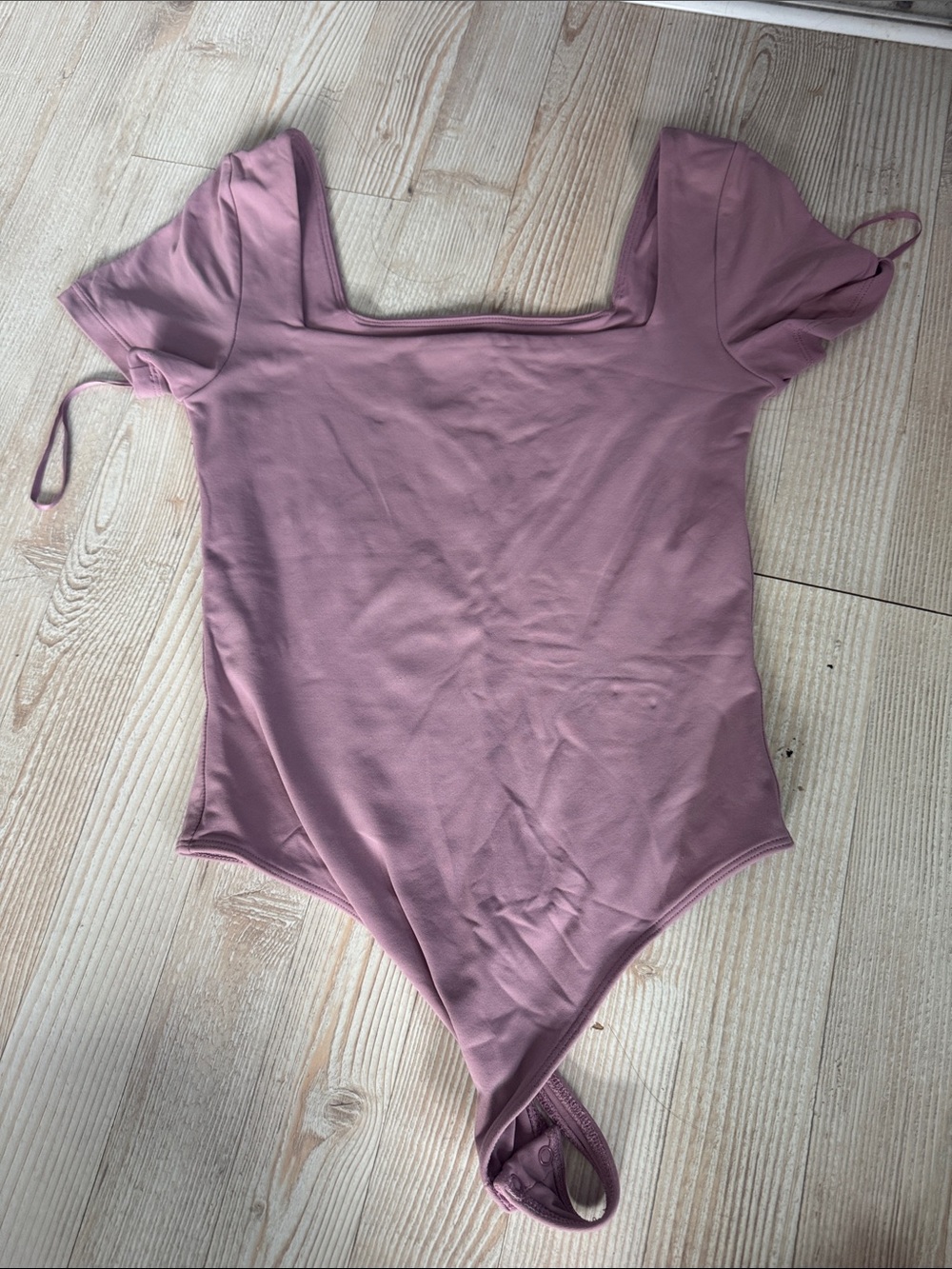 Aritzia Contour Mauve Short Sleeve Square Neck Bodysuit